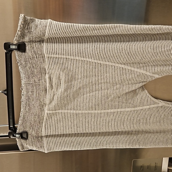 💕THE GREAT💕 The Gym Pant ~ Gray with White Stripes Distressed Size 3 Large NWT - Picture 4 of 15